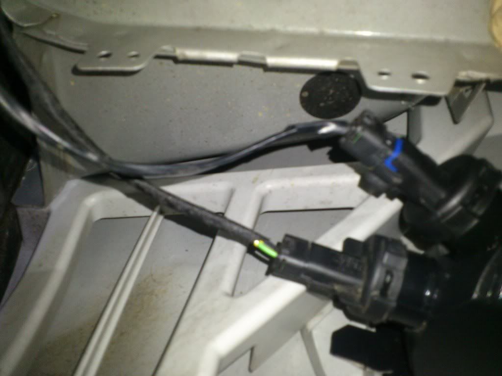 Guide Fitting Second Reverse Light Ford Focus Mk2 & Mk2.5 Page 2