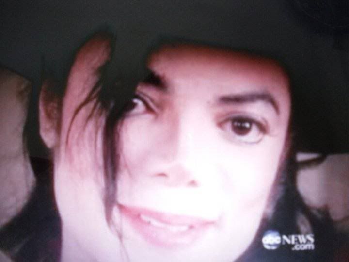 MICHAEL-michael-jackson-18305030-720-540.jpg