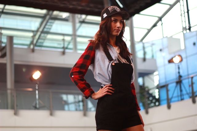  photo NoisyMay3-1.jpg