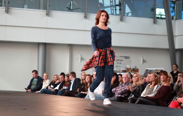  photo NoisyMay4-1.jpg