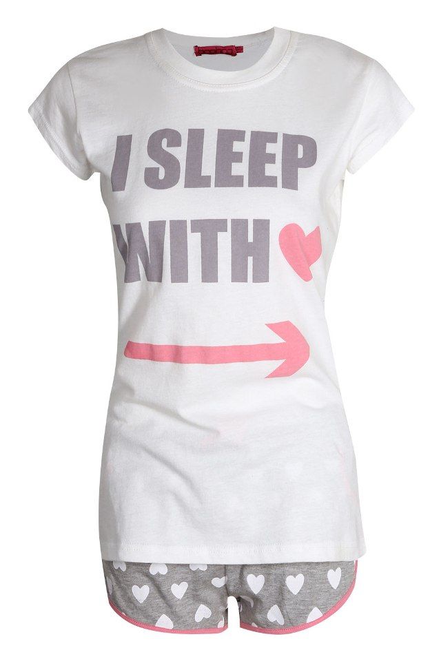  photo boohooisleepwithpyjama.jpg