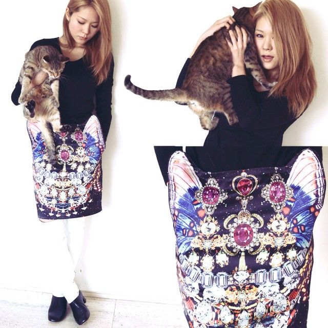 photo choiescatearsskirt2.jpg