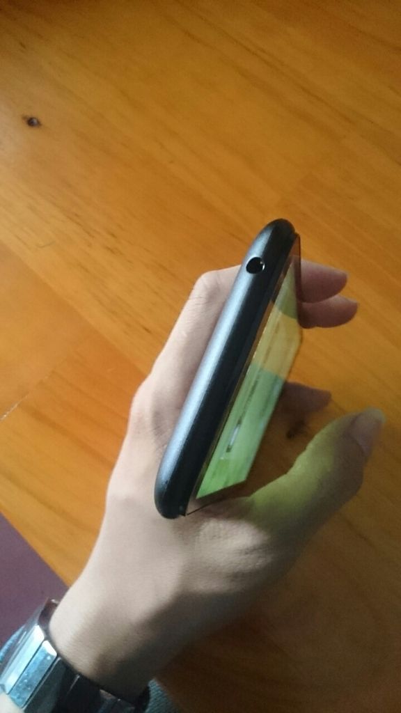 Sony E4 màu đen - 1