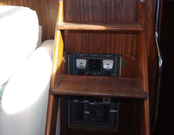 IMGP6450rLMSaloonACGauges.jpg
