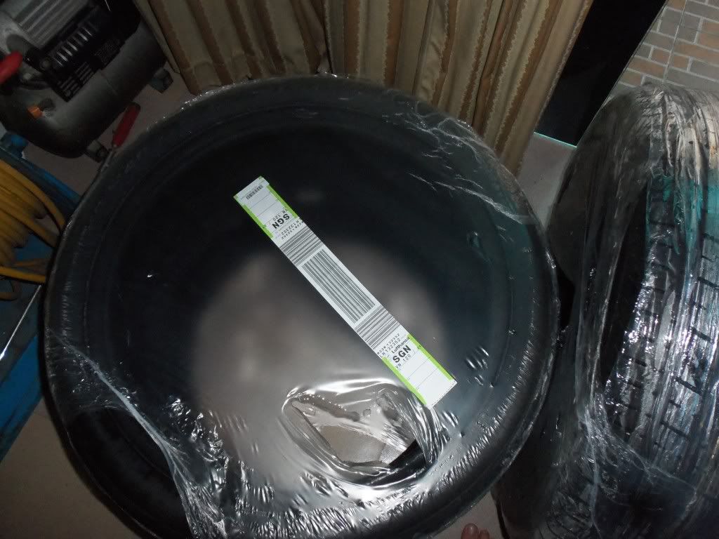 Chuyên bán vỏ xe, mâm xe và phụ tùng ôtô chính hãng - 2