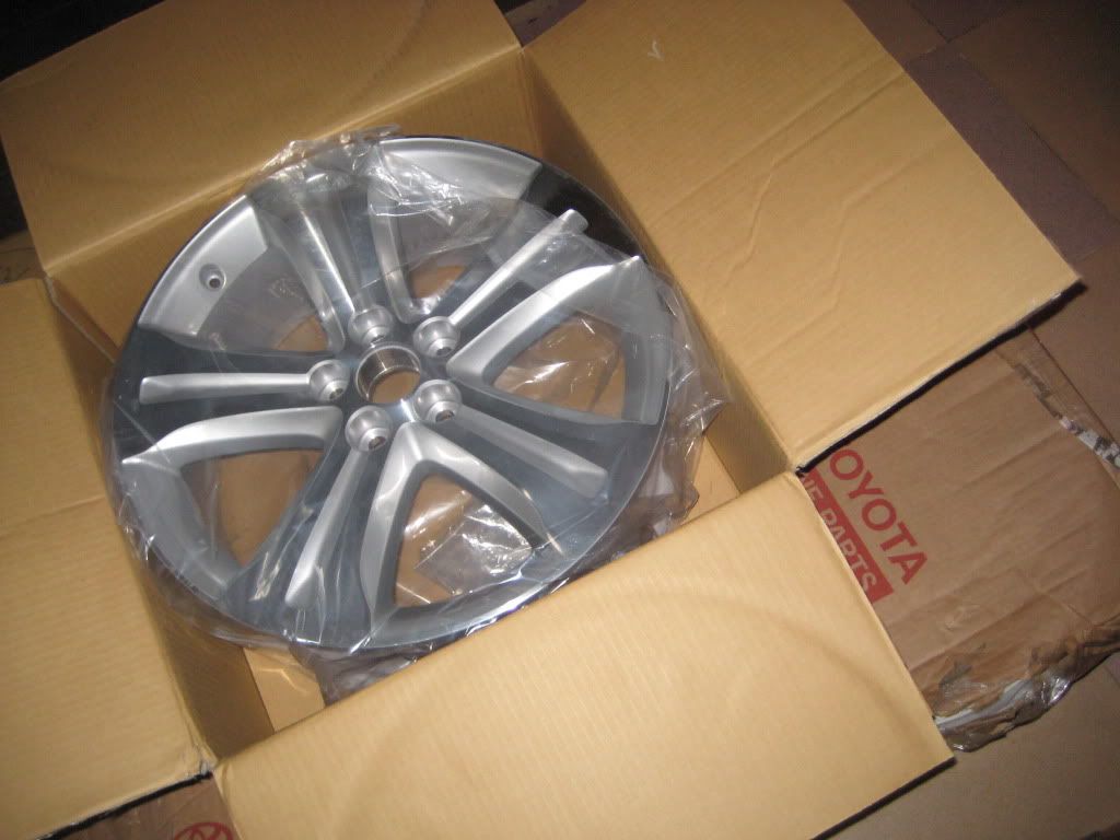 Chuyên bán vỏ xe, mâm xe và phụ tùng ôtô chính hãng - 4