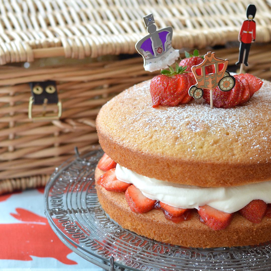 Elizabeth Sponge with Lactofree #SayYestoSummer