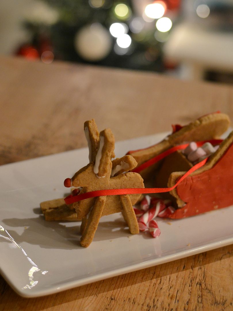 photo santa sleigh_zpsueoz9z8f.jpg