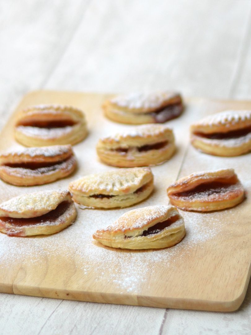 Jam Puffs