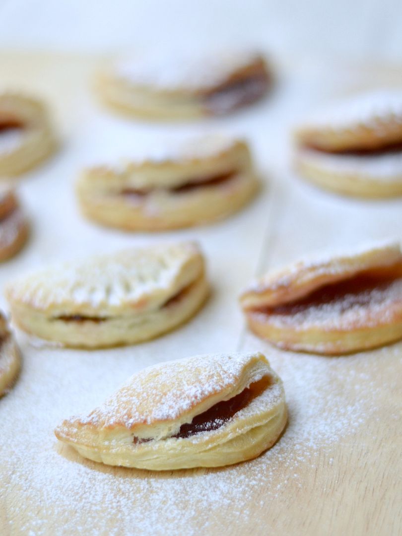 Jam Puffs
