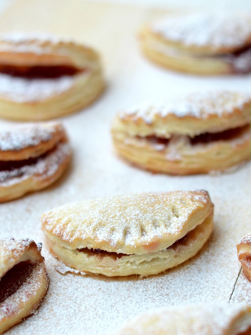 Jam Puffs