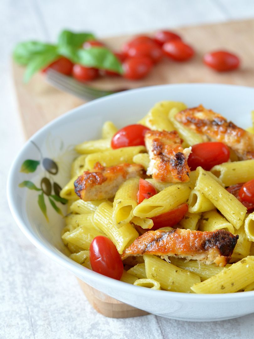 photo pesto pasta peri peri chicken_zpssawacryb.jpg