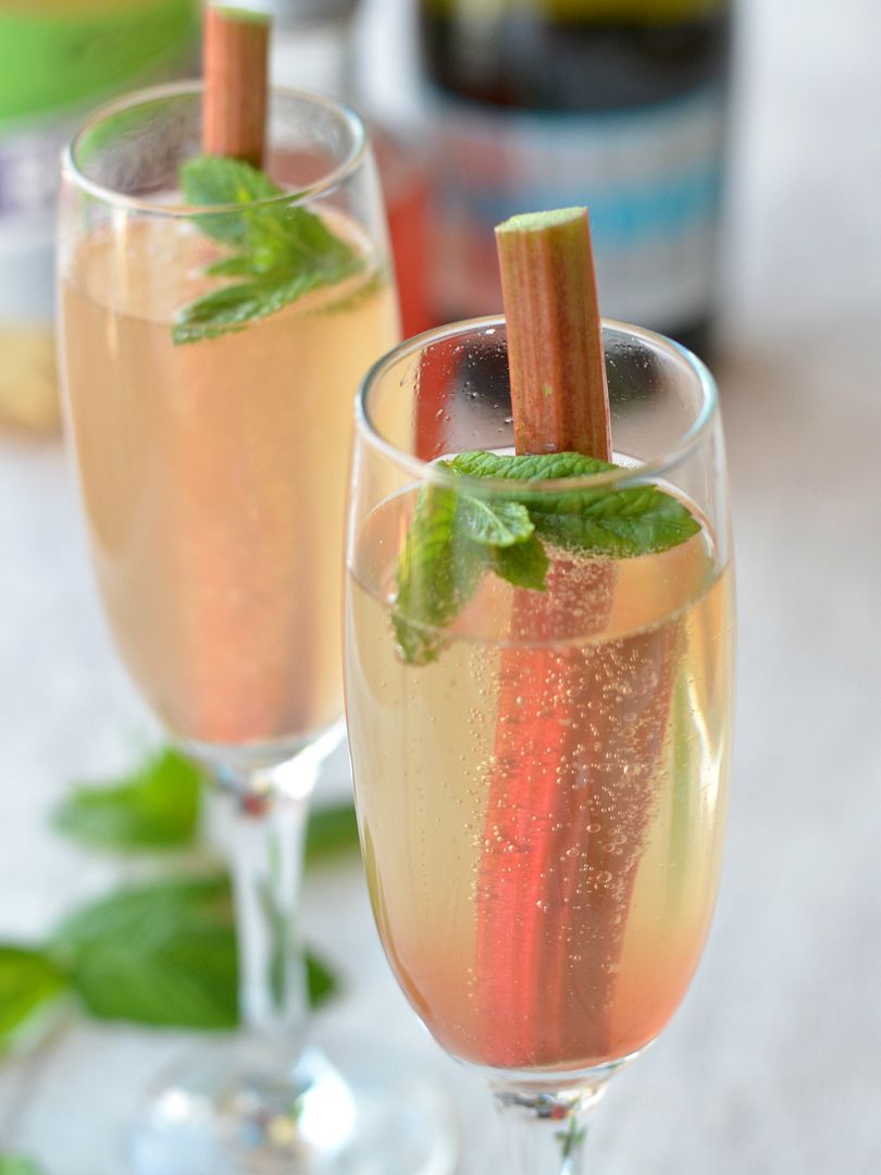 Rhubarb and Prosecco Fizz