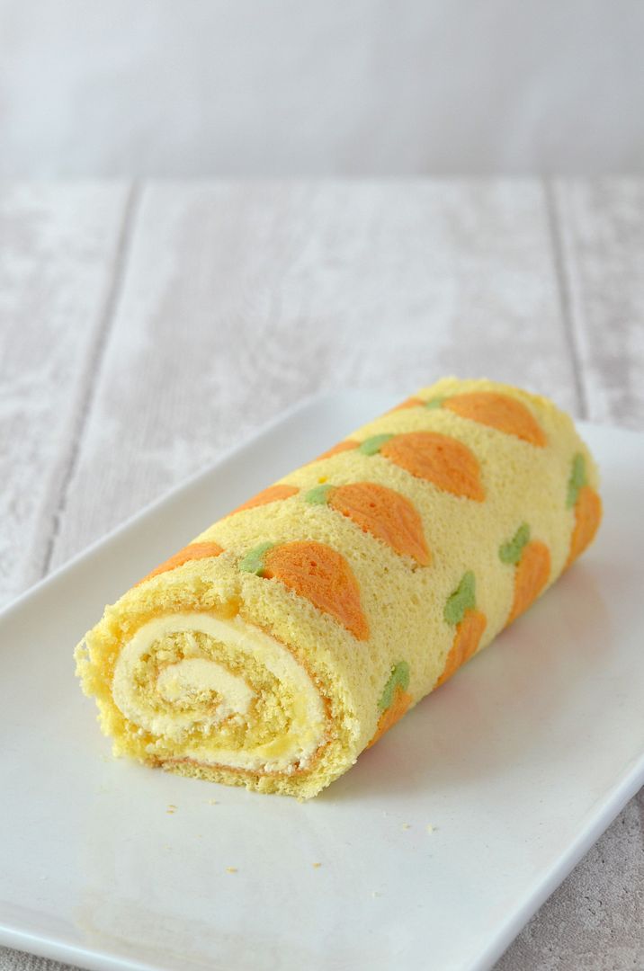 Lemon Curd Swiss Roll