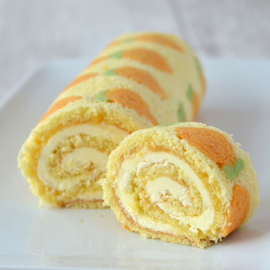 Lemon Curd Swiss Roll